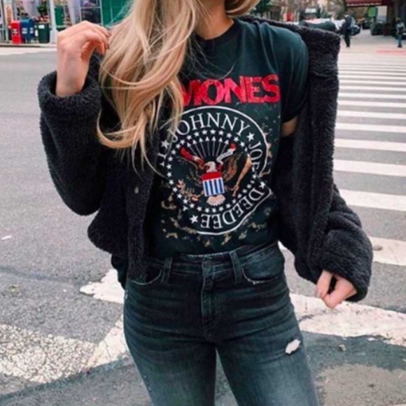 Ramones Band Graphic Casual Tee - Picture 3 of 7